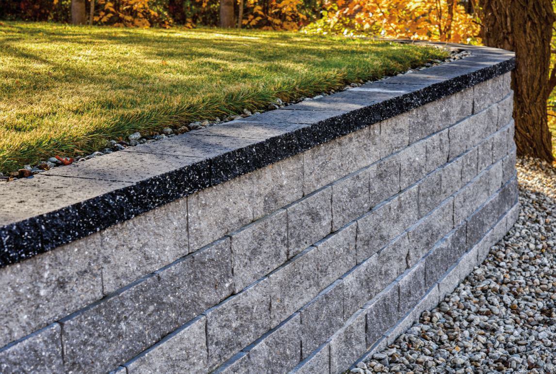 Retaining Wall with Cap